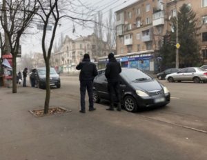 Граждане отправляют фото неправильных парковок